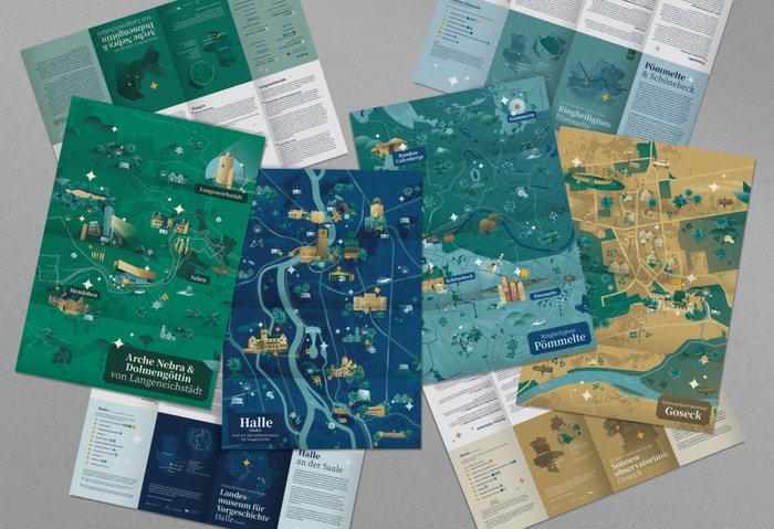 Mit vier Entdeckerkarten lassen sich die fünf Stationen der Himmelswege erkunden. © Landesamt für Denkmalpflege und Archäologie Sachsen-Anhalt.