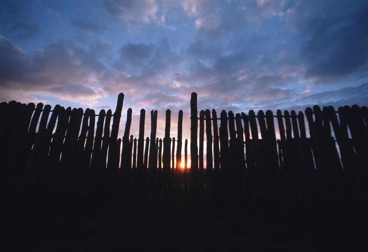 Das Sonnenobservatorium Goseck im Sonnenuntergang. © Landesamt für Denkmalpflege und Archäologie Sachsen-Anhalt, Juraj Lipták.