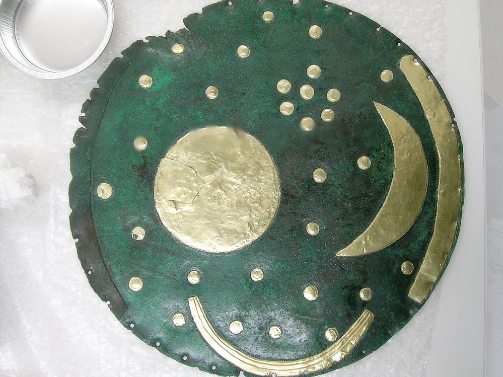 The Sky Disc directly after completion of the last restoration work. © State Office for Heritage Management and Archaeology Saxony-Anhalt