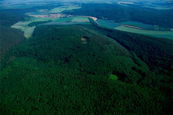 Der Mittelberg bei Nebra. © Landesamt für Denkmalpflege und Archäologie Sachsen-Anhalt.