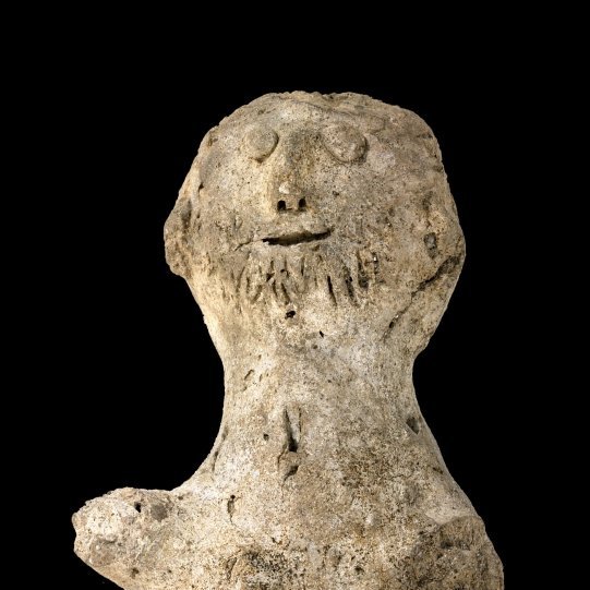 This Roman doll from Straubing (Bavaria) still shows pinholes or similar marks. End of 2nd century AD. © Gäubodenmuseum Straubing, Fotowerbung Bernard.